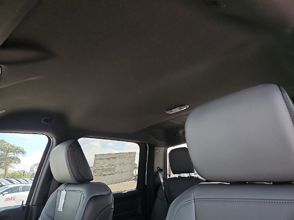 2027 RAM 2500 RAM 2500 TRADESMAN CREW CAB 4X4 8' BOX