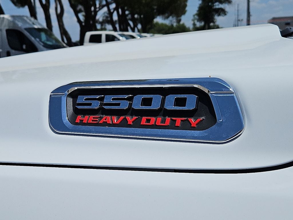 2026 RAM Ram 5500 Chassis Cab RAM 5500 TRADESMAN CHASSIS CREW CAB 4X4 84' CA