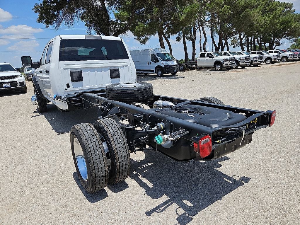 2026 RAM Ram 5500 Chassis Cab RAM 5500 TRADESMAN CHASSIS CREW CAB 4X4 84' CA