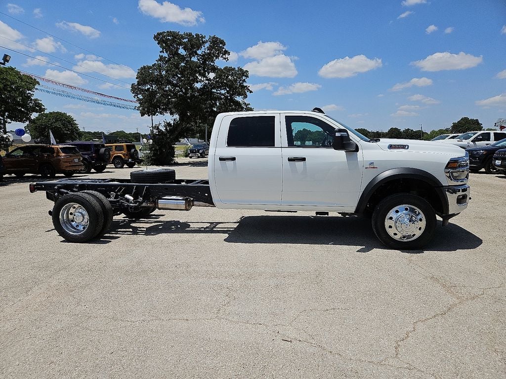 2026 RAM Ram 5500 Chassis Cab RAM 5500 TRADESMAN CHASSIS CREW CAB 4X4 84' CA